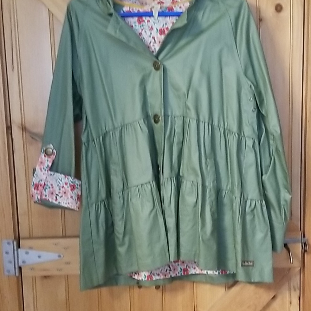 Hooded raincoat